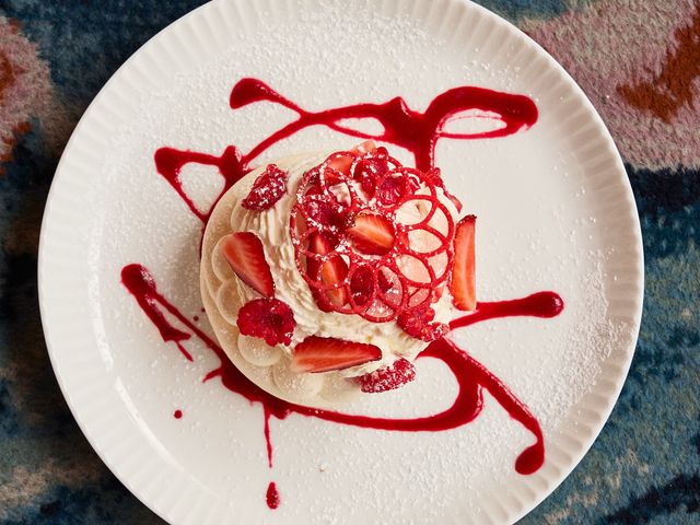 La Lorraine Pavlova fruits rouges